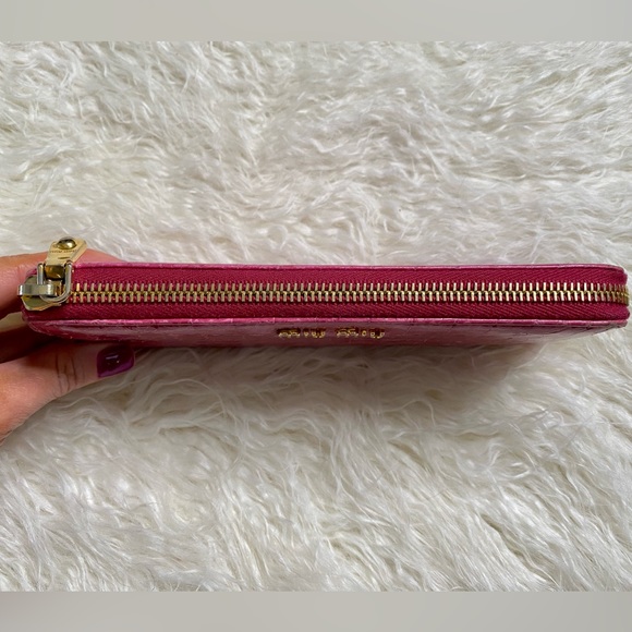 Miu Miu zippered wallet - Picture 8 of 14